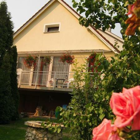 Naszaly Kapuja Vendeghaz Appartement Kosd Buitenkant foto